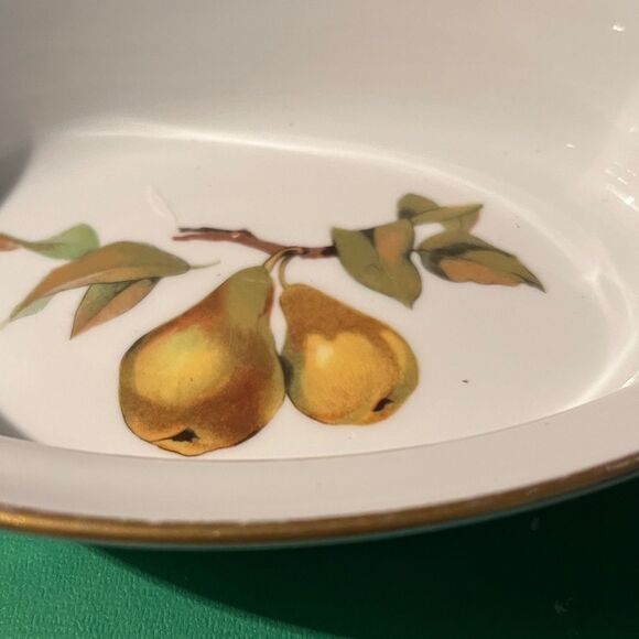 Royal Worcester Evesham Elegant Sm  Oval Serving Bowl with Gold Trim Vintage - Picture 7 of 8